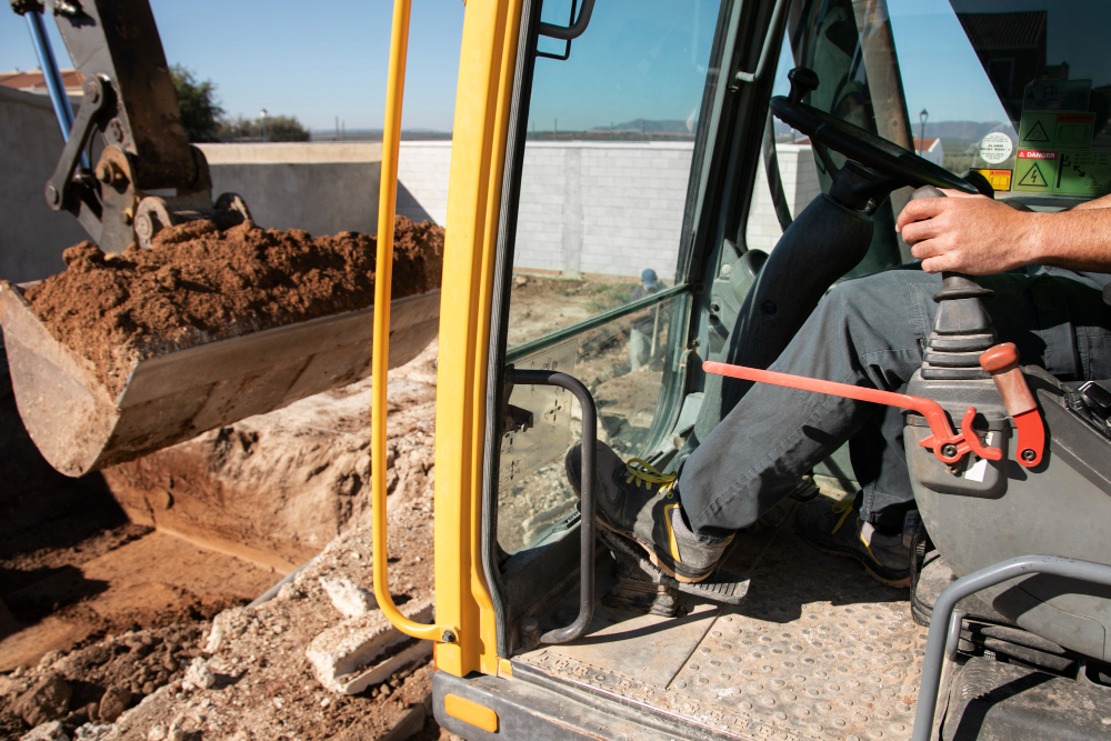 Ce lucrări poți face cu un miniexcavator? Ghid pentru clienți